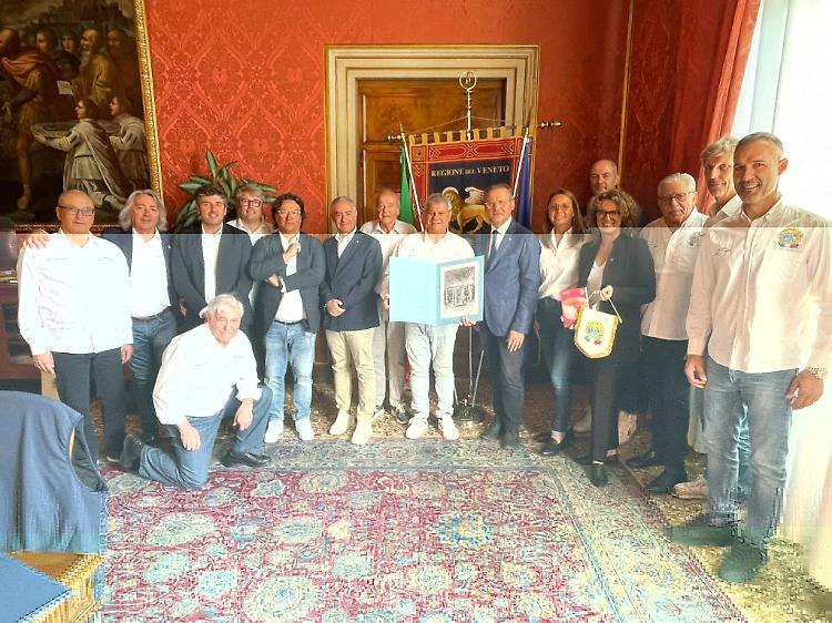 Comunicato Stampa: Presidente Ciambetti riceve Consiglio Direttivo Vespa Club d’Italia