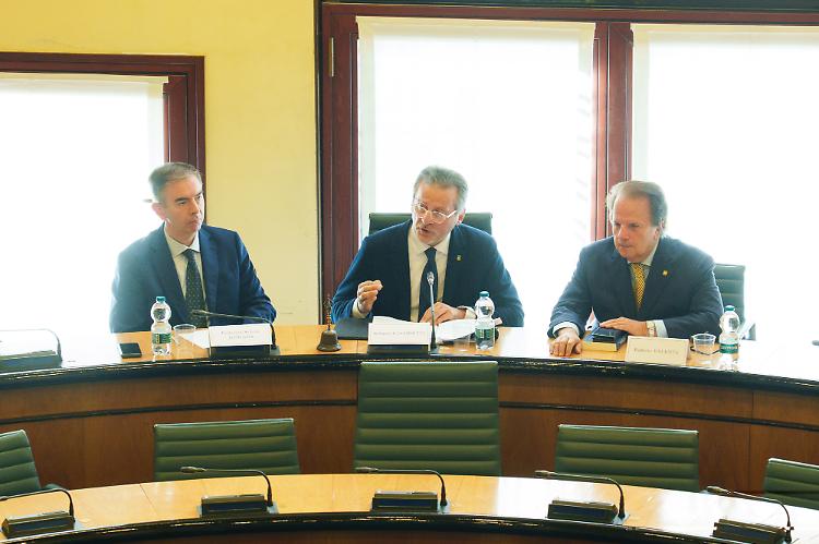 Comunicato Stampa: CRV - Ciambetti: "Codice parlamentare, opera che richiama a responsabilità di custodire le regole"