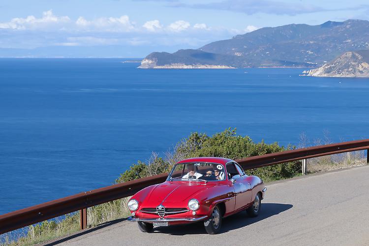 Comunicato Stampa: AL GRAN TOUR DELL’ELBA SVENTOLA LA BANDIERA A SCACCHI DI ASI CIRCUITO TRICOLORE 2025