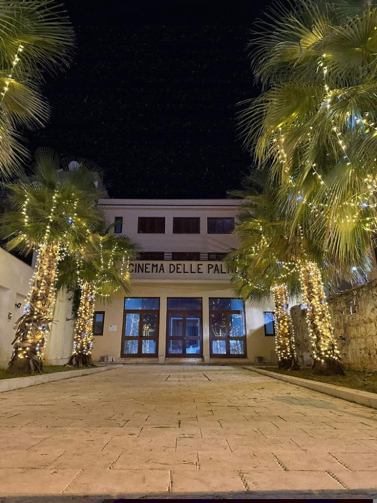 Comunicato Stampa: La Comunit&agrave; Energetica Palermo Est illumina il cinema delle Palme di Villabate