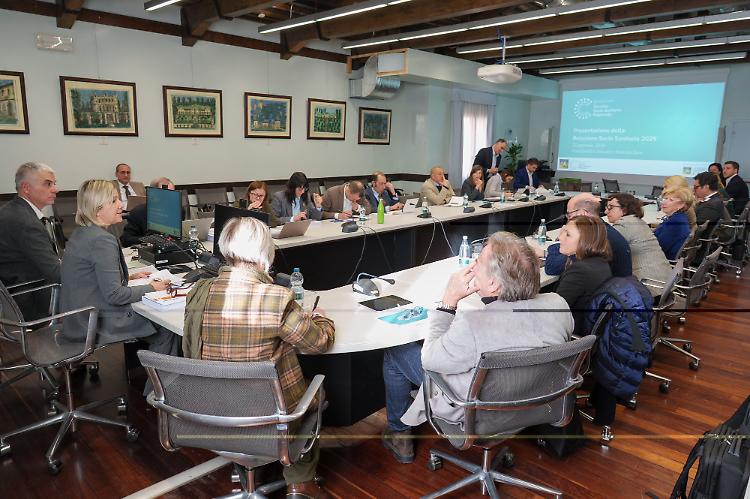 Comunicato Stampa: Quinta commissione acquisisce informazioni sulla situazione del personale sanitario regionale