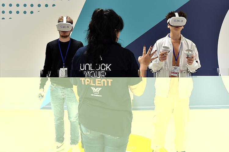 Comunicato Stampa: L'Eduverso chiama, la scuola risponde: a Roma studenti da tutta Italia per i giochi scolastici in VR