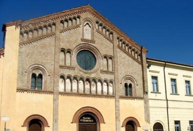 La facciata del teatro San Domenico