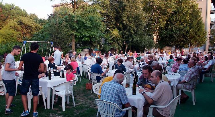 Pieno di gente alla risottata