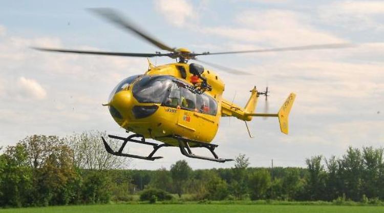Cade dalla moto, 47enne in eliambulanza all'ospedale