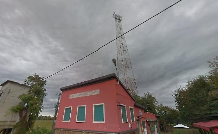 Si getta dall'Antenna, grave paracadutista 30enne