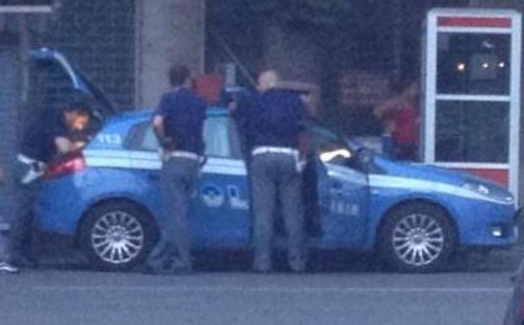 Rissa al bar, interviene la polizia
