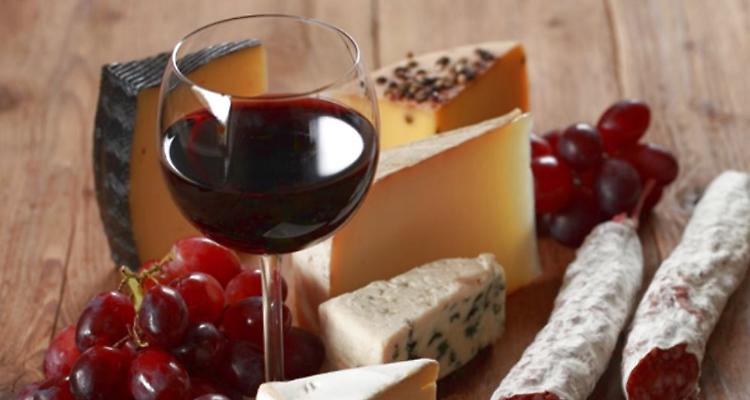 Perché tra vino e formaggio è 'affinità elettiva'