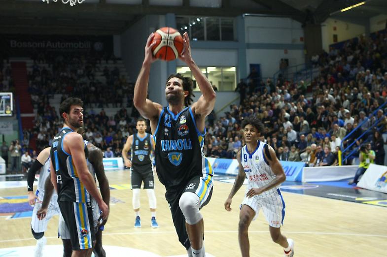 Vanoli, frattura della falange: stop di 30 giorni per ...