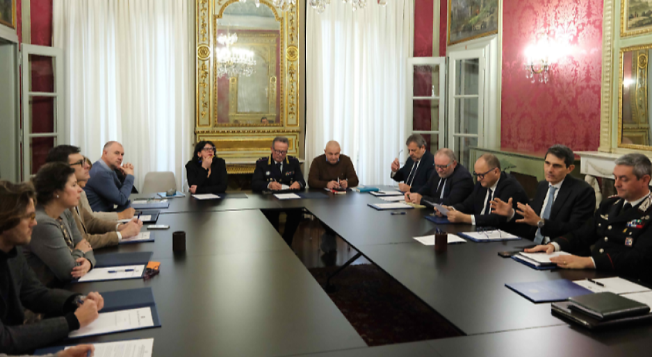 Forze dell'ordine a scuola e 'linea rossa' coi presidi: il protocollo