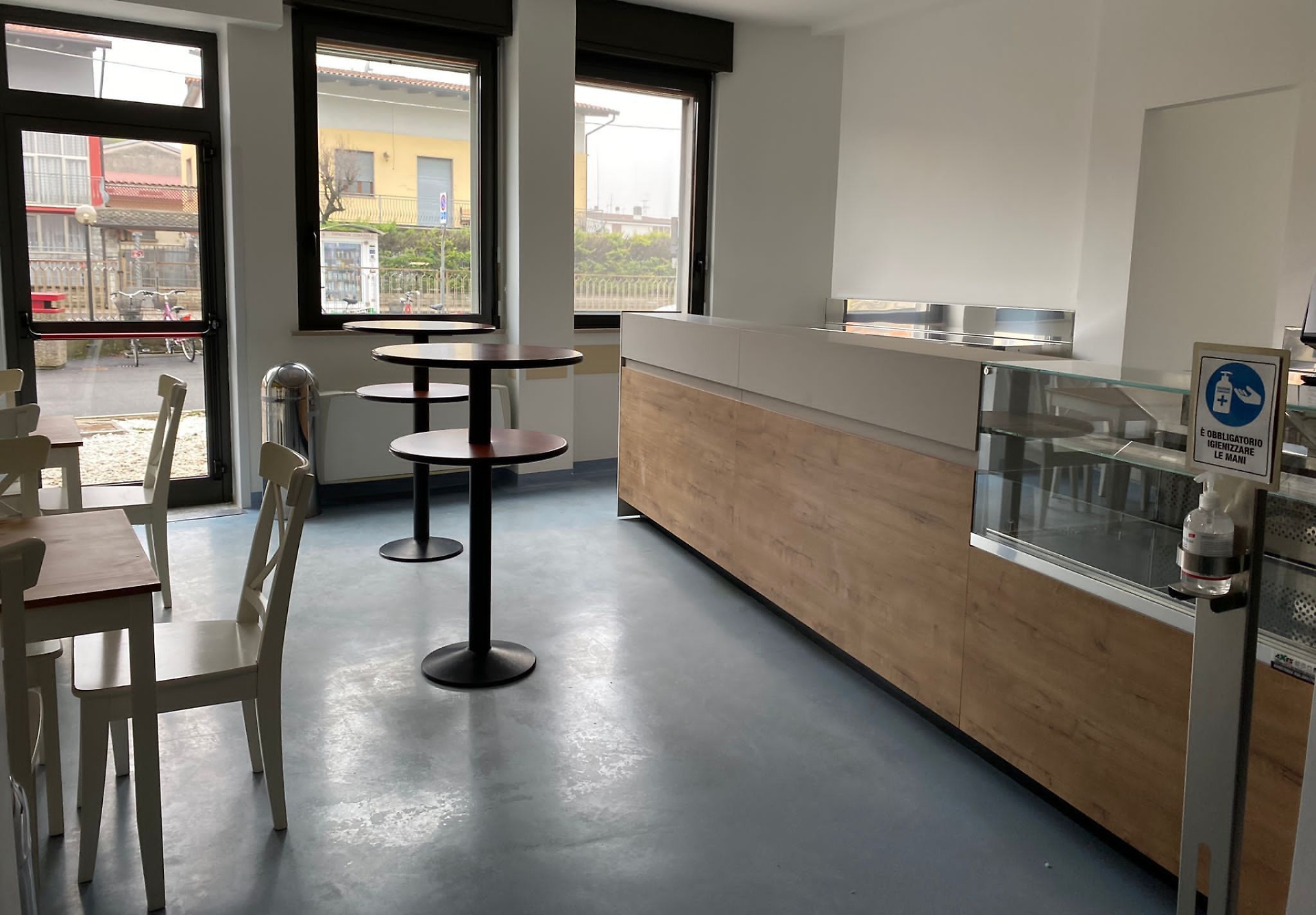 bar