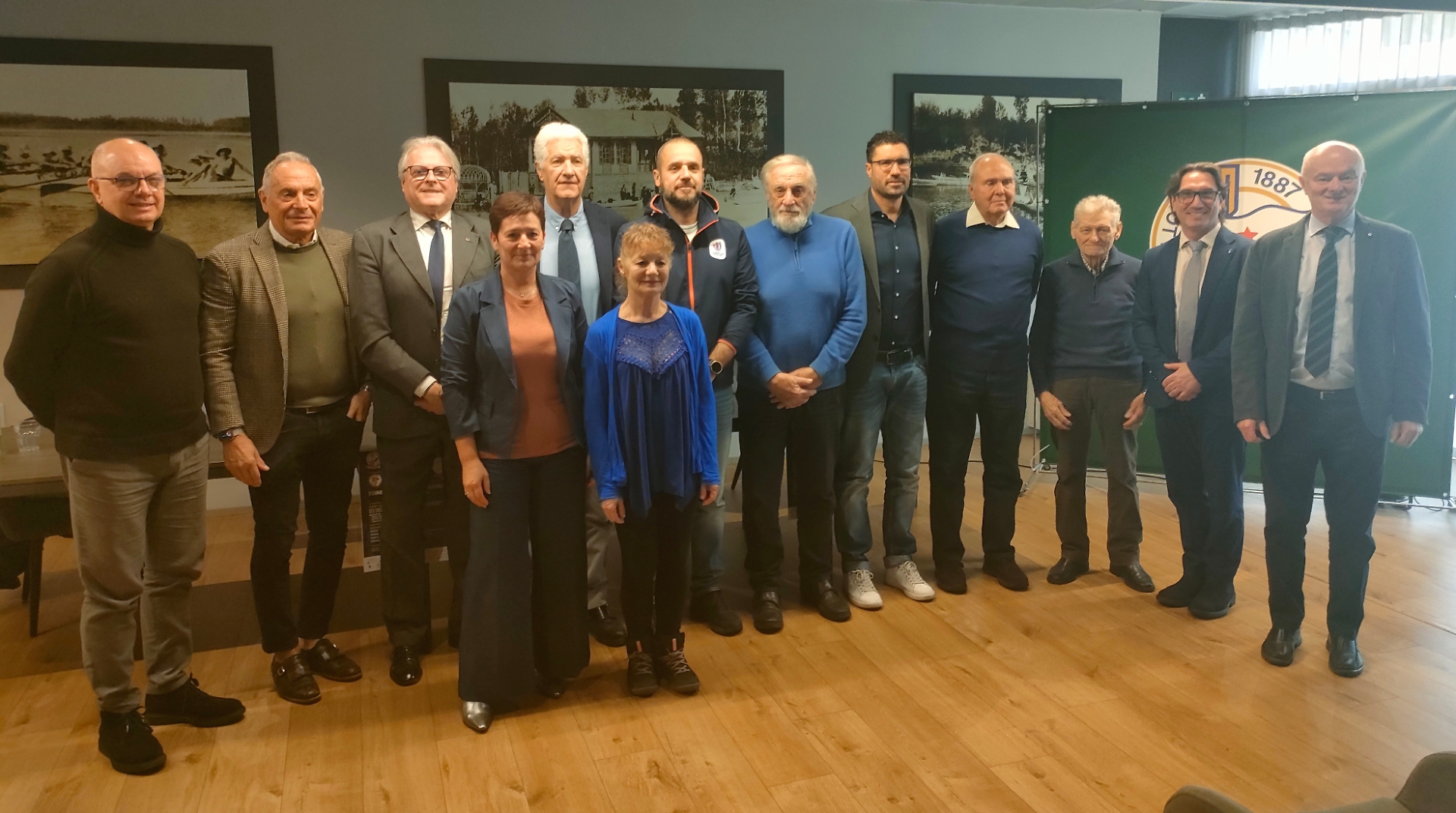 Organizzatori e autorit&agrave; alla presentazione del Trofeo dei violini